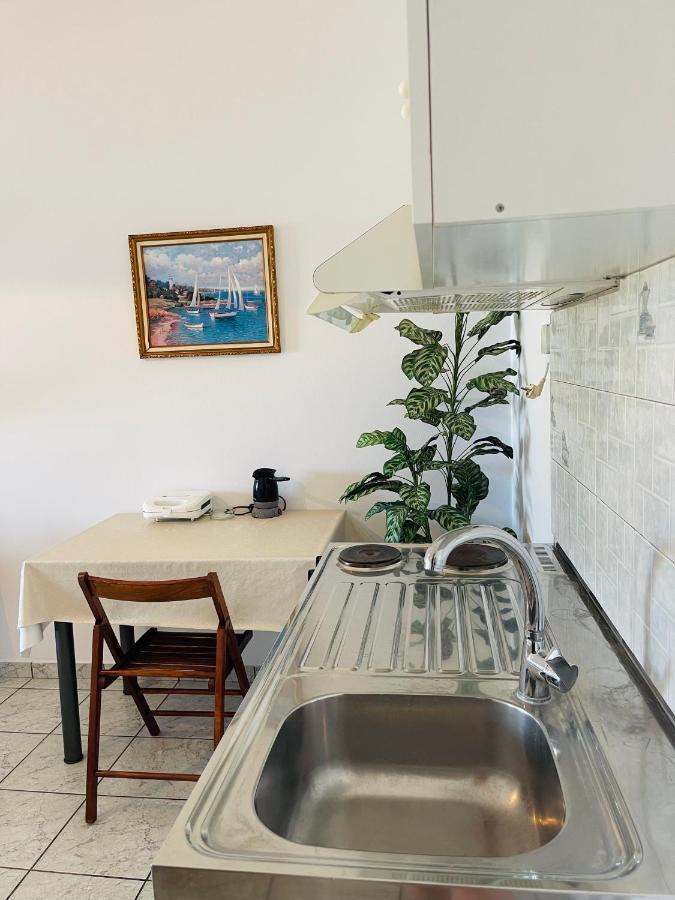 Gialos Rooms Elafonissos Bagian luar foto